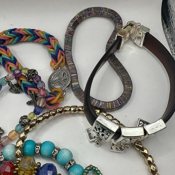 Bracelet Lot 23 beaded Craft Lot Stretch Boho Sparkle Mixed bundle - Picture 5 of 11